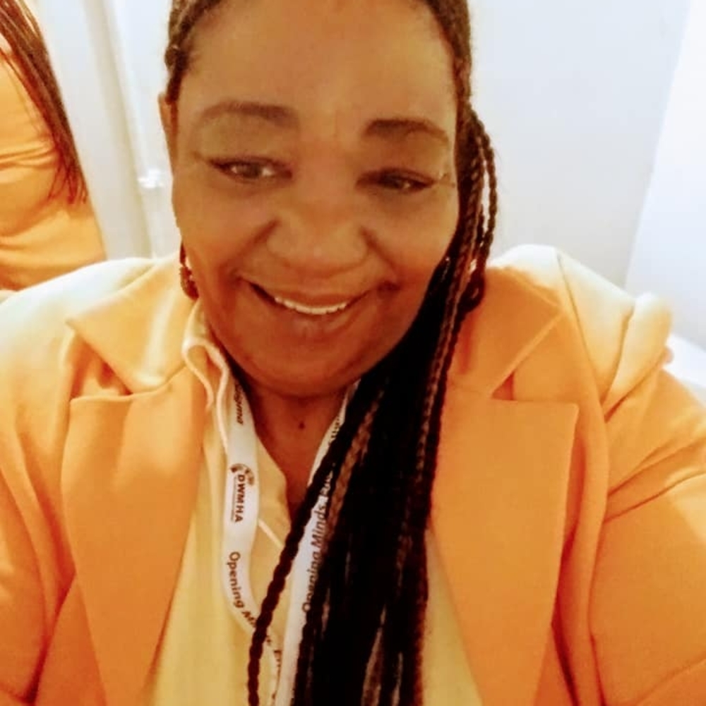 Meet your Posher, Sharon